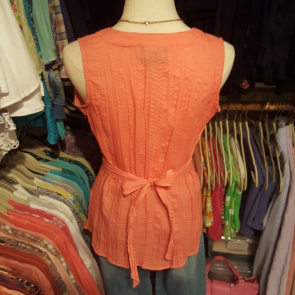 MYSTIQUE AURA PETITE ♡ Gorgeous Coral V Neck Embroidered Beaded Babydoll Top PS - Picture 9 of 14